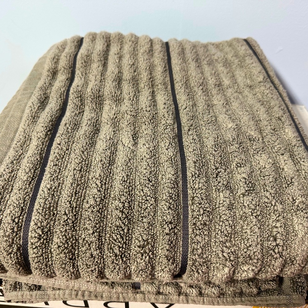 Green Towel Brand WellHome